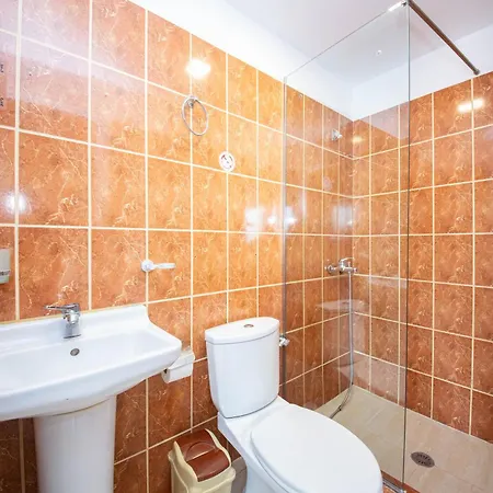 Noemi'S Hotel Ksamil 3*