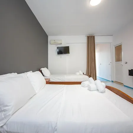 Noemi's Ксамил